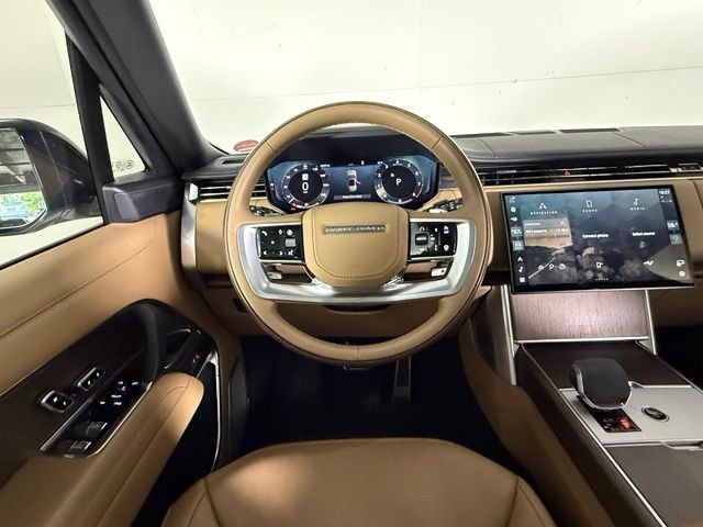 Certified 2025 Land Rover Range Rover Autobiography AWD/4WD image 16