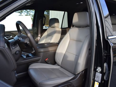 Used 2022 Chevrolet Tahoe LT w/ Luxury Package image 27