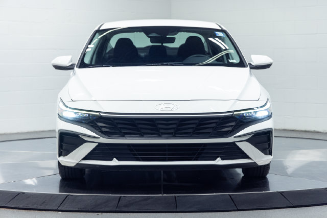 Used 2024 Hyundai Elantra SEL FWD image 5