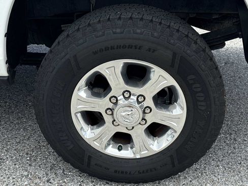 Used 2024 RAM 3500 Big Horn AWD/4WD image 12