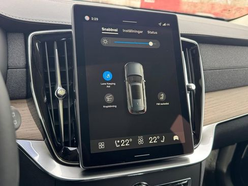 New 2026 Volvo XC90 T8 Plus w/ Protection Package Premier image 17