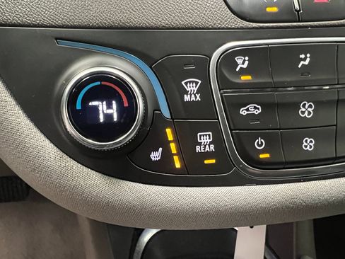 Used 2022 Chevrolet Malibu LT image 41