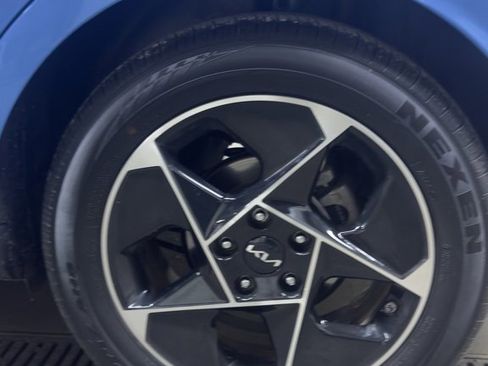 Used 2024 Kia Soul EX image 12