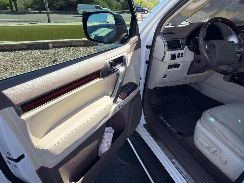 Used 2016 Lexus GX 460 Luxury AWD/4WD image 6