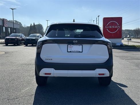 New 2026 Nissan Kicks S image 7