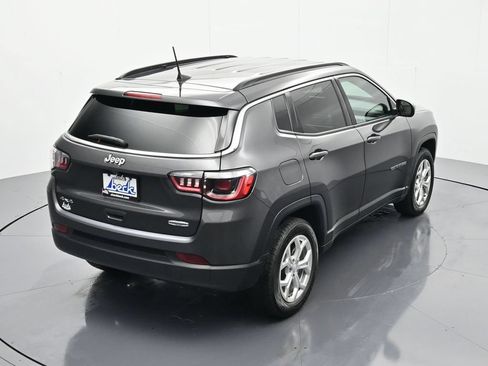 Used 2024 Jeep Compass Latitude AWD/4WD image 31