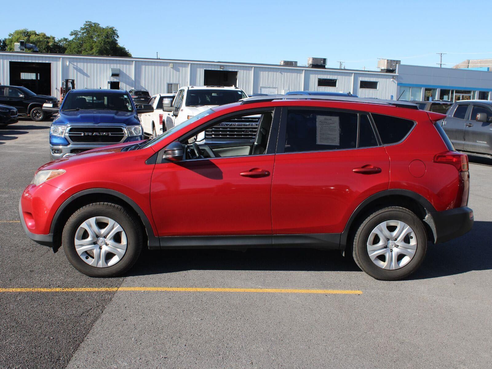 Used 2015 Toyota RAV4 LE AWD/4WD image 5