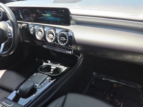 Used 2021 Mercedes-Benz CLA 250 image 16