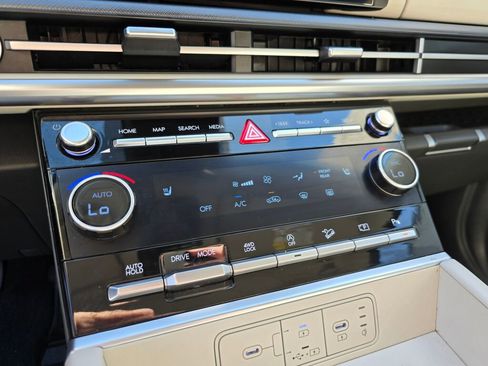 Used 2025 Hyundai Santa Fe SEL image 24