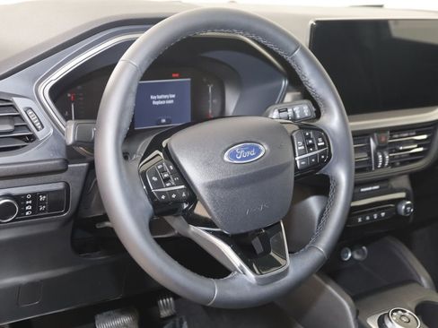 Used 2023 Ford Escape Active w/ Tech Pack #1 AWD/4WD image 6