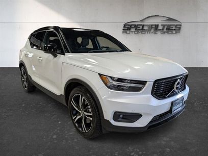 Used 2019 Volvo XC40 T5 R-Design