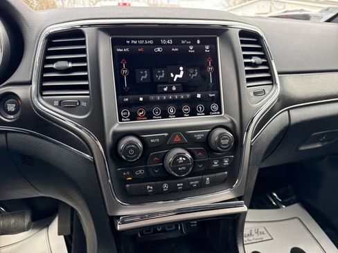 Used 2018 Jeep Grand Cherokee Limited image 34