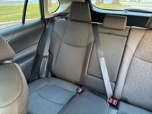 Used 2025 Toyota RAV4 XLE image 33