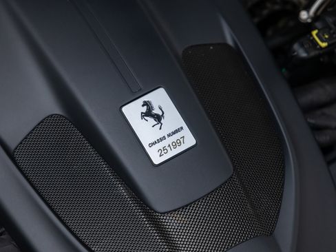Certified 2020 Ferrari Portofino RWD image 37