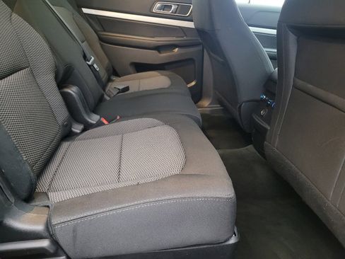 Used 2016 Ford Explorer XLT image 19