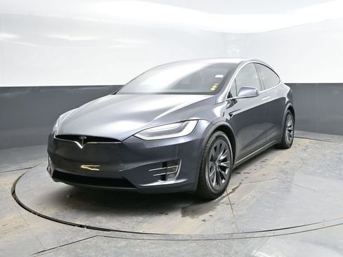 Used 2018 Tesla Model X 75D image 5