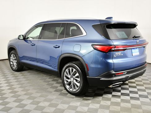 Used 2025 Buick Enclave Preferred image 8