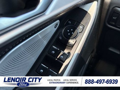 Used 2024 Ford Explorer Limited w/ Limited Technology Package AWD/4WD image 18
