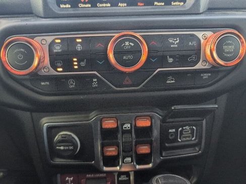 Used 2023 Jeep Gladiator Mojave w/ Cold Weather Group image 14