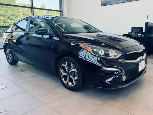 Used 2020 Kia Forte LXS FWD image 4