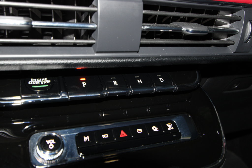 Used 2025 Lincoln Corsair Grand Touring AWD/4WD image 16