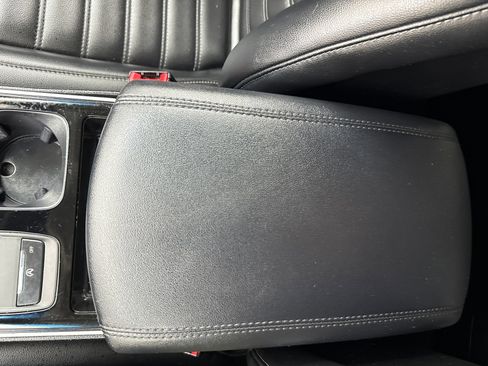Used 2019 Ford Edge SEL w/ Equipment Group 201A FWD image 32