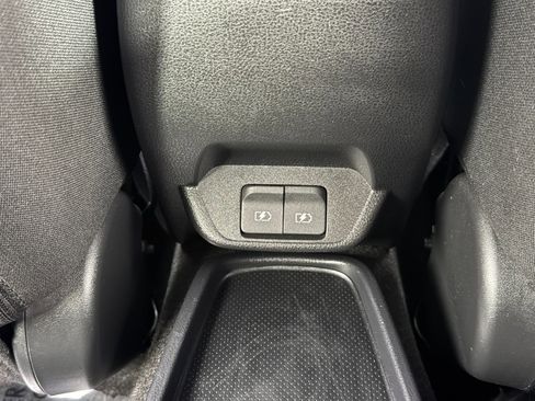 Used 2025 Nissan Leaf S image 27