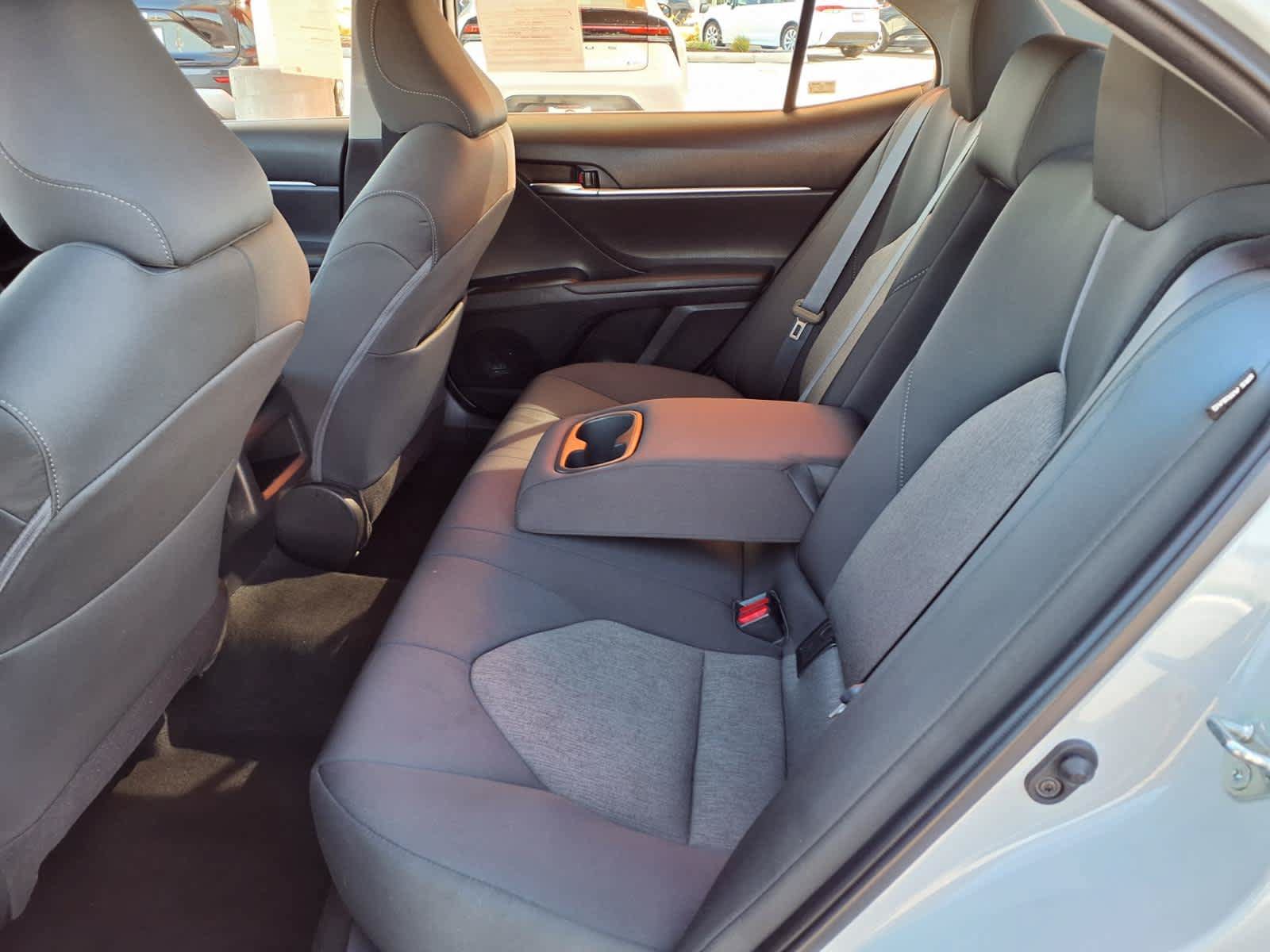 Used 2022 Toyota Camry LE FWD image 11
