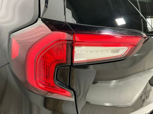 Used 2024 GMC Terrain SLT image 26