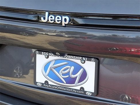 Used 2023 Jeep Grand Cherokee Summit w/ Advanced Protech Group IV image 29