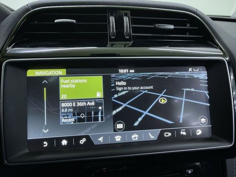 Used 2018 Jaguar F-PACE S image 10