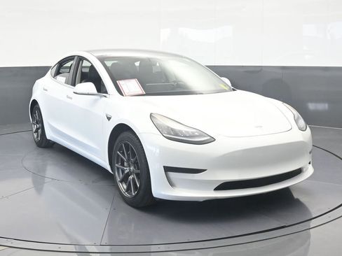 Used 2019 Tesla Model 3 image 9