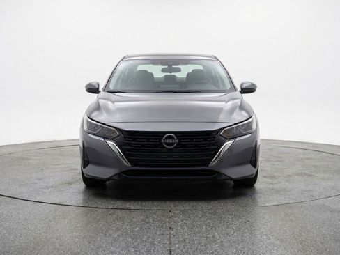Used 2025 Nissan Sentra SV FWD image 2