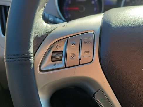 Used 2012 Hyundai Tucson GLS image 27