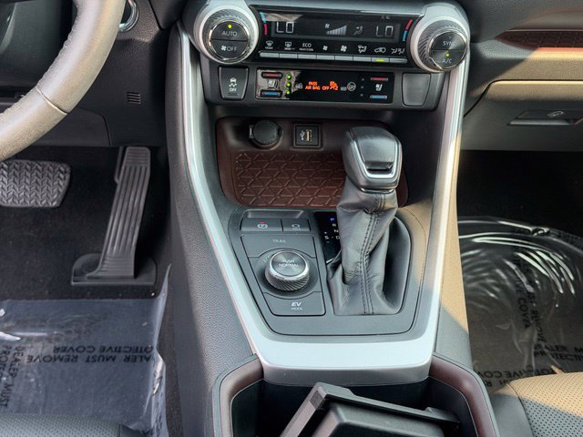 Certified 2023 Toyota RAV4 Limited w/ Limited Grade Weather Package AWD/4WD image 17