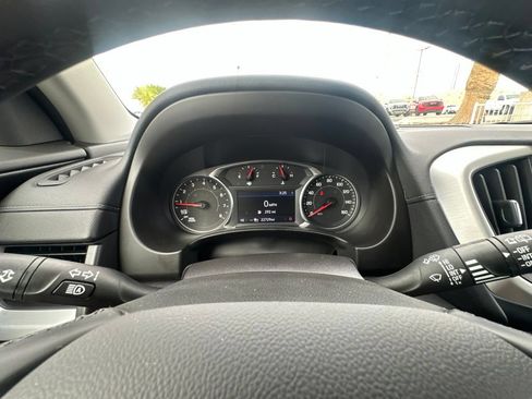 Used 2024 GMC Terrain SLT AWD/4WD image 29