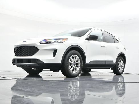 Used 2022 Ford Escape SE w/ Cold Weather Package AWD/4WD image 38