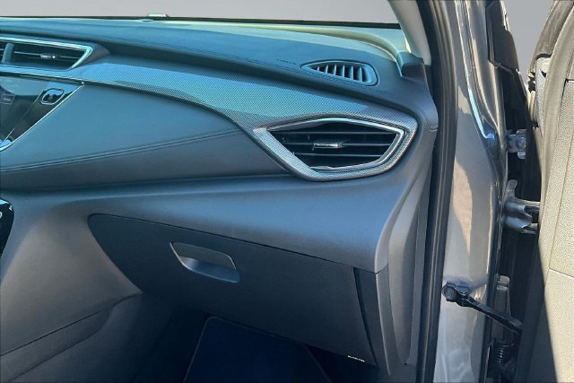 Used 2022 Buick Encore GX Select w/ Sport Touring Package FWD image 26