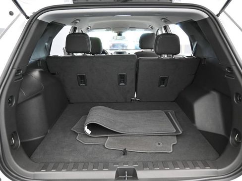 Used 2023 Chevrolet Equinox LS FWD image 31