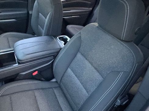 Used 2025 Chevrolet Traverse LT image 29