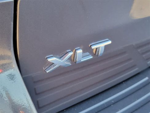 Certified 2022 Ford Expedition Max XLT image 4