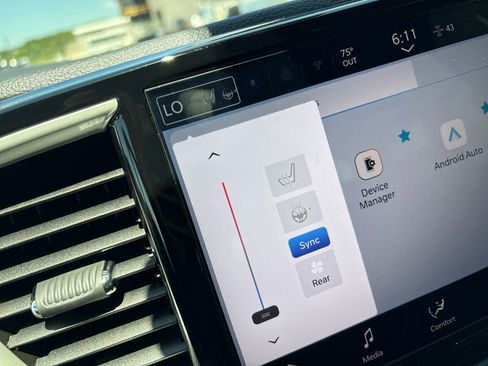 New 2027 Chrysler Pacifica Select FWD image 21