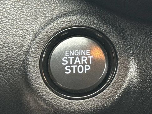 Used 2026 Hyundai Venue SEL FWD image 8