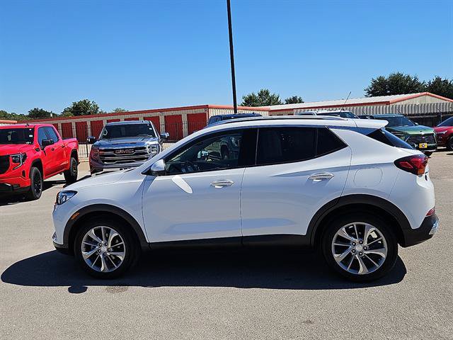 Certified 2022 Buick Encore GX Essence w/ Advanced Technology Package FWD image 2