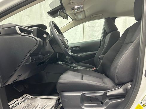 Used 2025 Toyota Corolla LE image 13