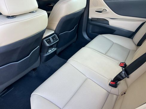 Used 2019 Lexus ES 350 w/ Premium Package image 14