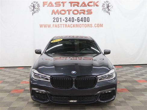 Used 2019 BMW 750i xDrive w/ Executive Package image 2