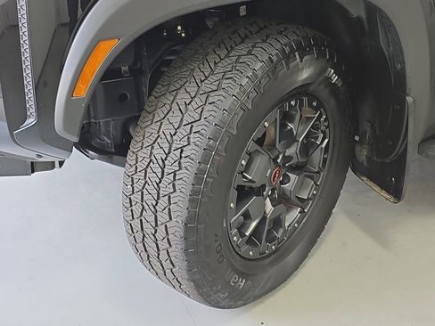 Used 2023 Nissan Frontier PRO-4X w/ Pro-4X Premium Package image 32