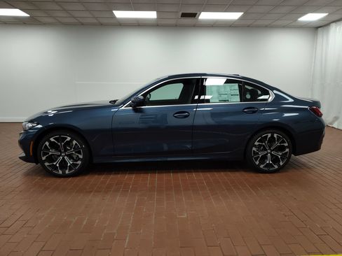 Used 2026 BMW 330i xDrive Sedan w/ Premium Package AWD/4WD image 2
