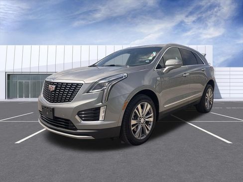 Used 2024 Cadillac XT5 Premium Luxury AWD/4WD image 4